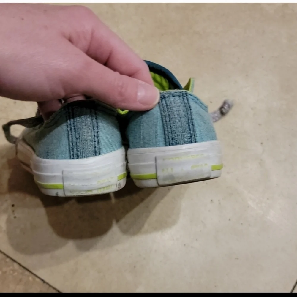 Kids Converse size 12